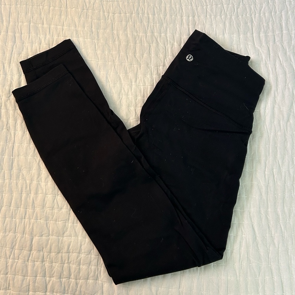 Black Lululemon wunder under leggings